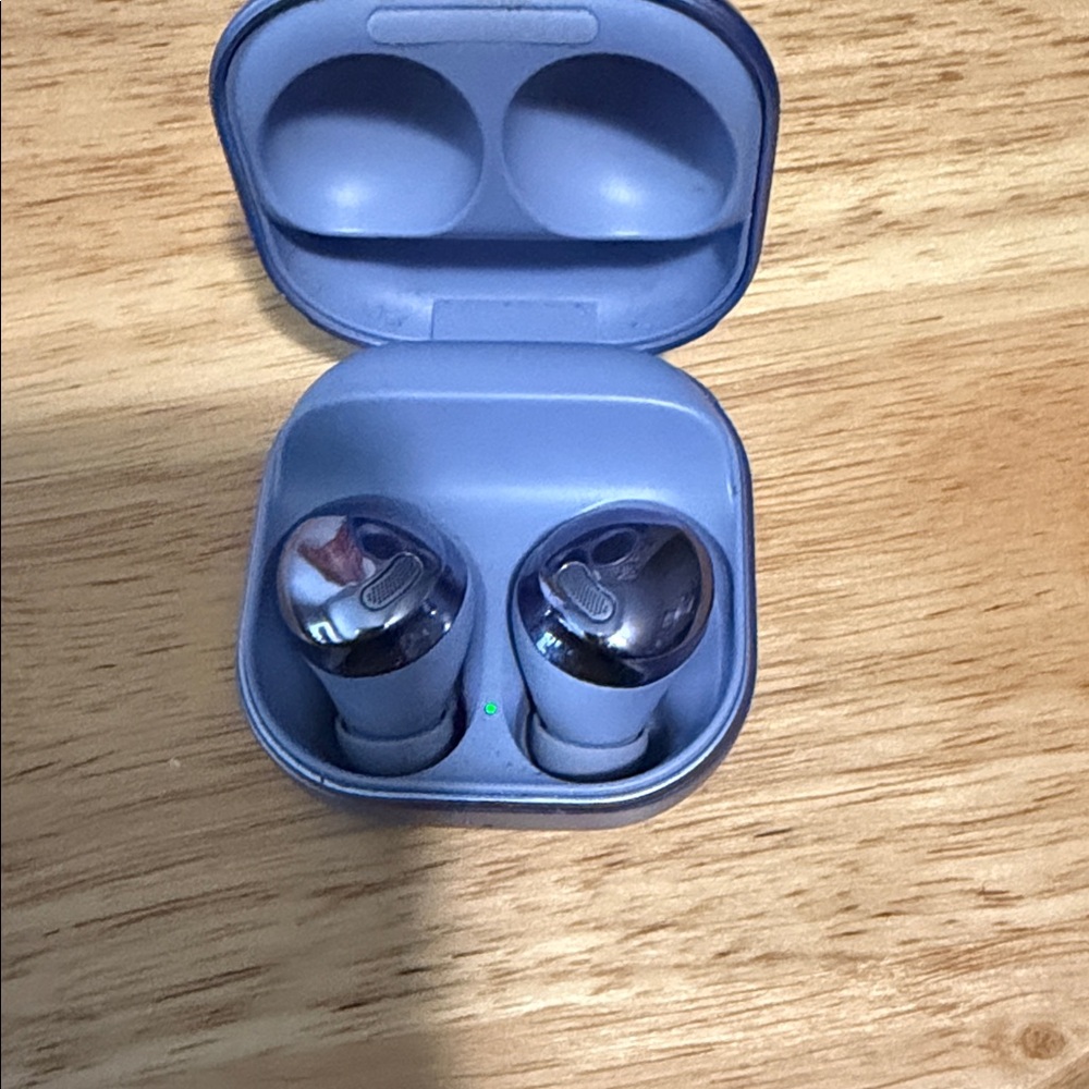 Samsung Metallic Purple Earbuds Case - Picture 2 of 2